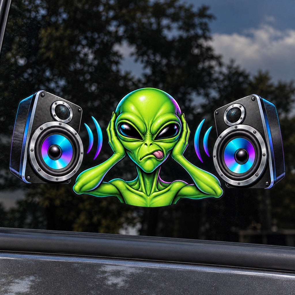 Alien Bass - стикер без текст с извънземно със запушени уши и две тонколони, визуализация върху автомобилно стъкло